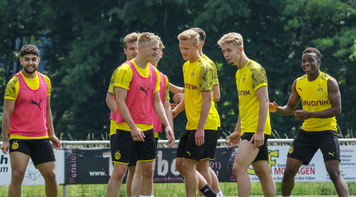 equipo juvenil del borussia dortmund